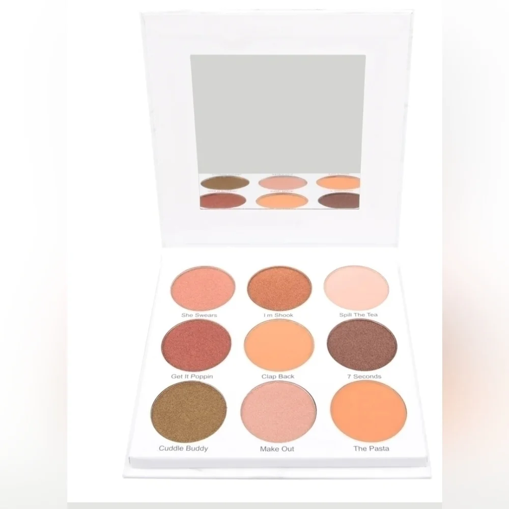 Give them Lala Beauty Palette